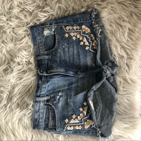 Free People Size 28 Distressed Jean Shorts Patch - Picture 1 of 4